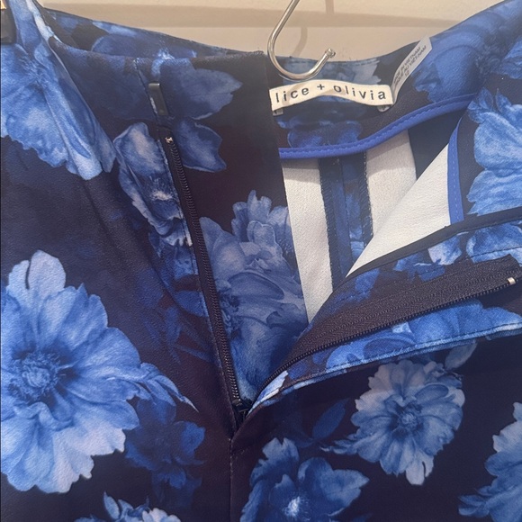 Alice + Olivia Blue Floral Pants. Size 12. - Picture 7 of 12